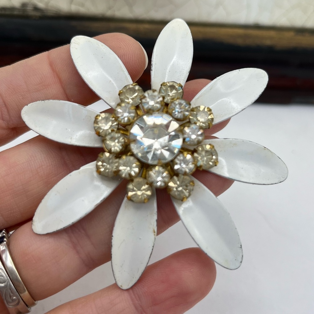 Vintage big enamel flower brooch